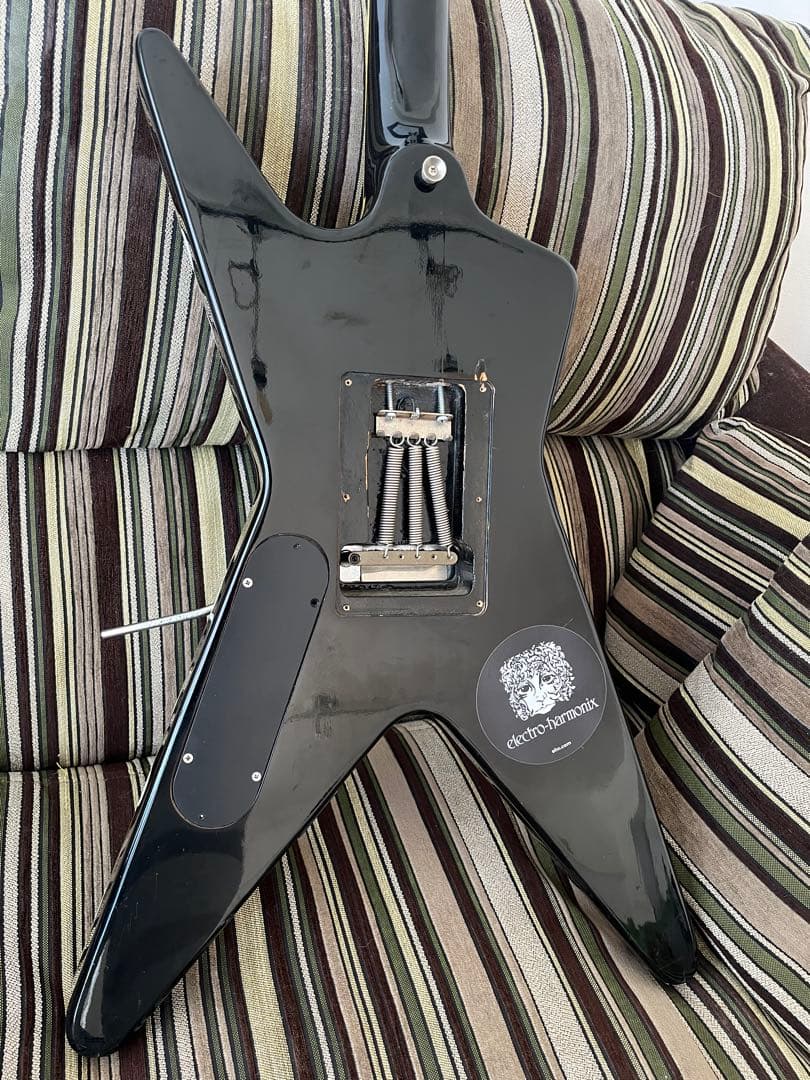 カワイイ！　スーパーギタリストモディファイ　Deanギター　EMGサウンド