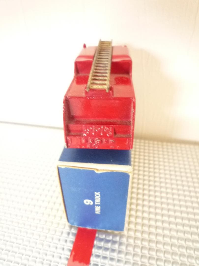 MATCHBOX N°9 FIRE TRUCK 1959