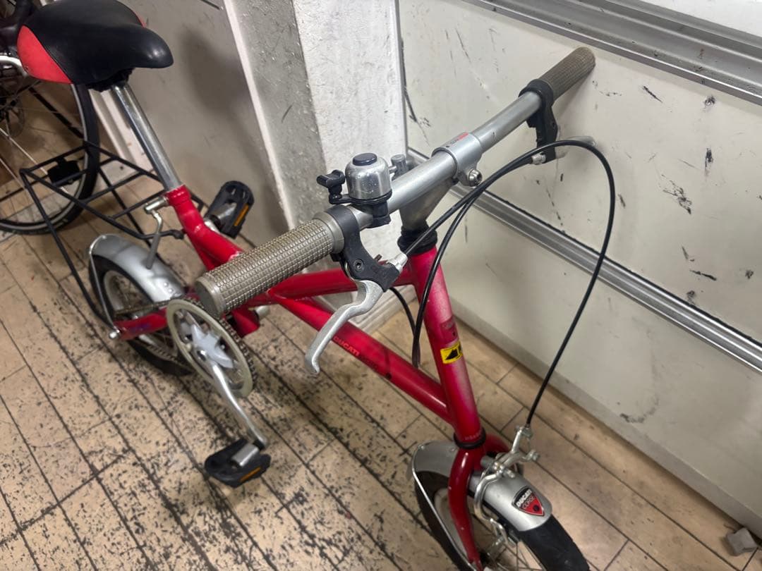 DUCATI MINI ハンドル部の折りたたみ自転車 赤
