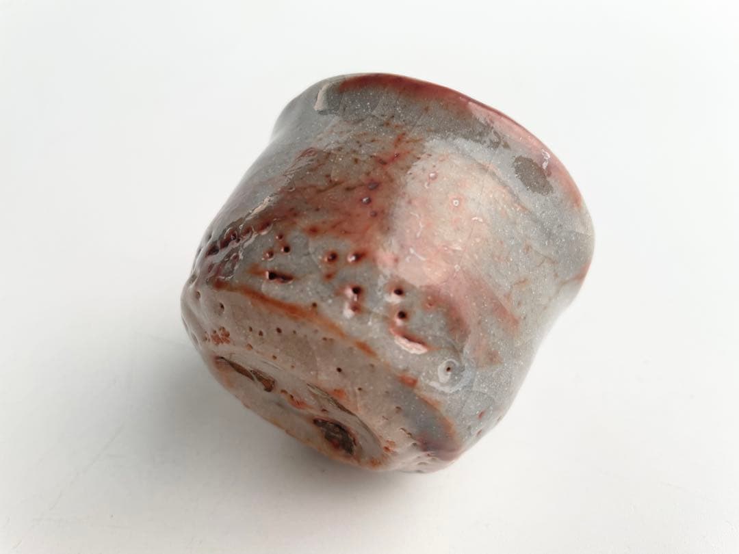 陶芸家　若尾利貞　鼠志野　ぐい呑　盃　酒器　酒盃　共箱