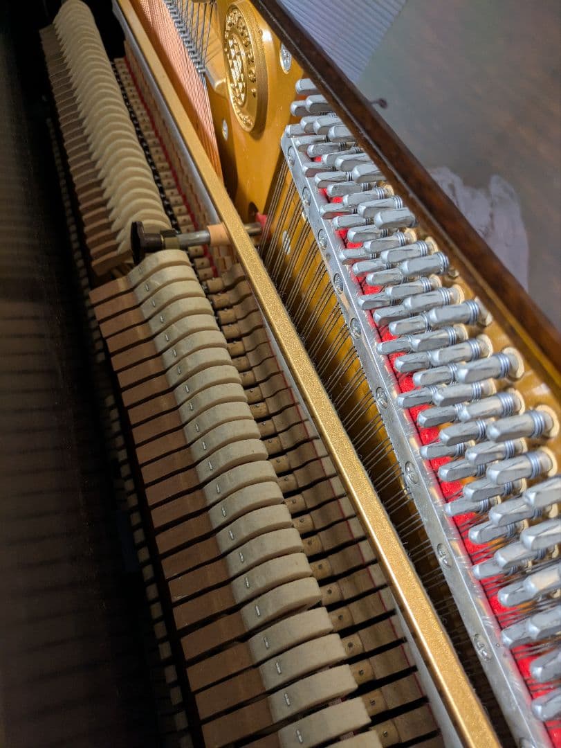 STEINBURG　アップライトピアノ　猫足　ダークウォールナット　木目調