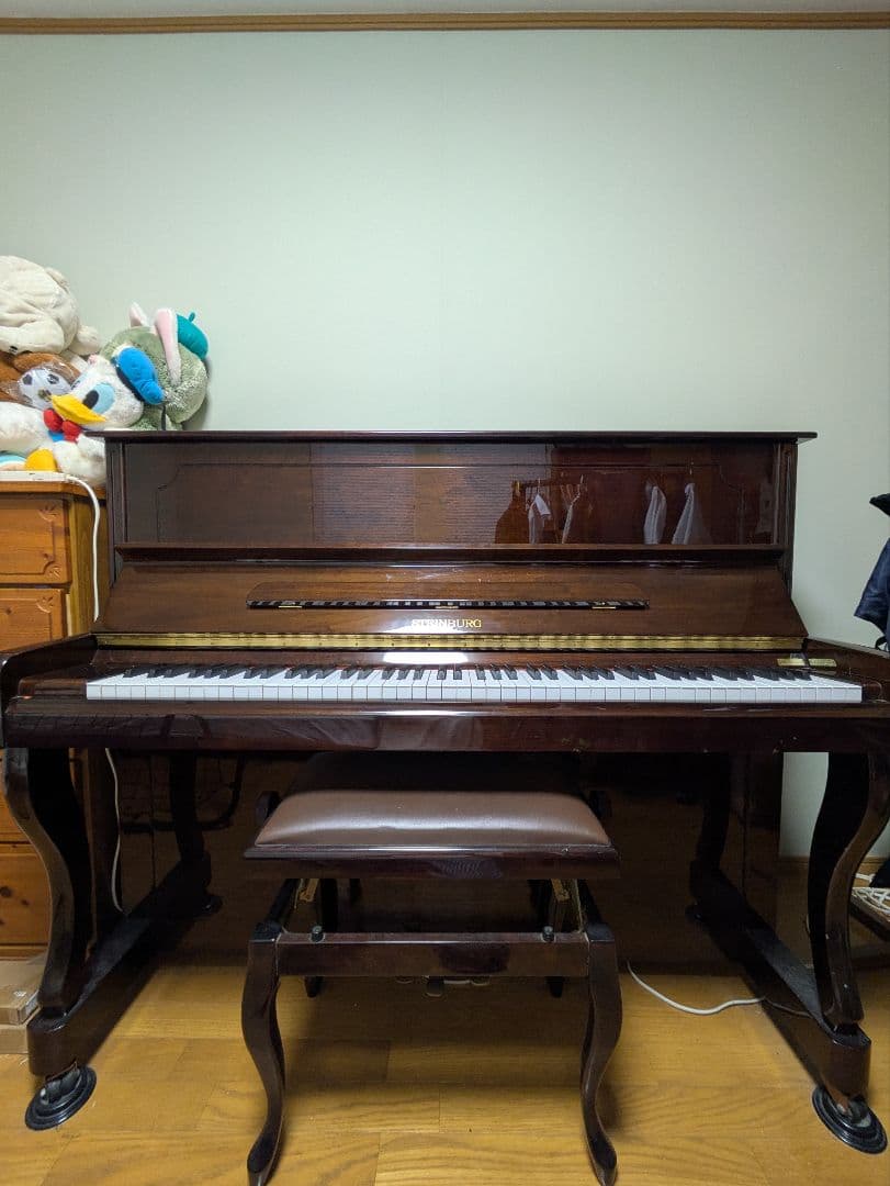 STEINBURG　アップライトピアノ　猫足　ダークウォールナット　木目調