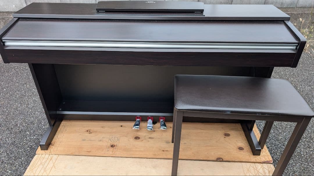 送料込ヤマハ 人気の ARIUS 電子ピアノ YDP-135R 13年製激美品