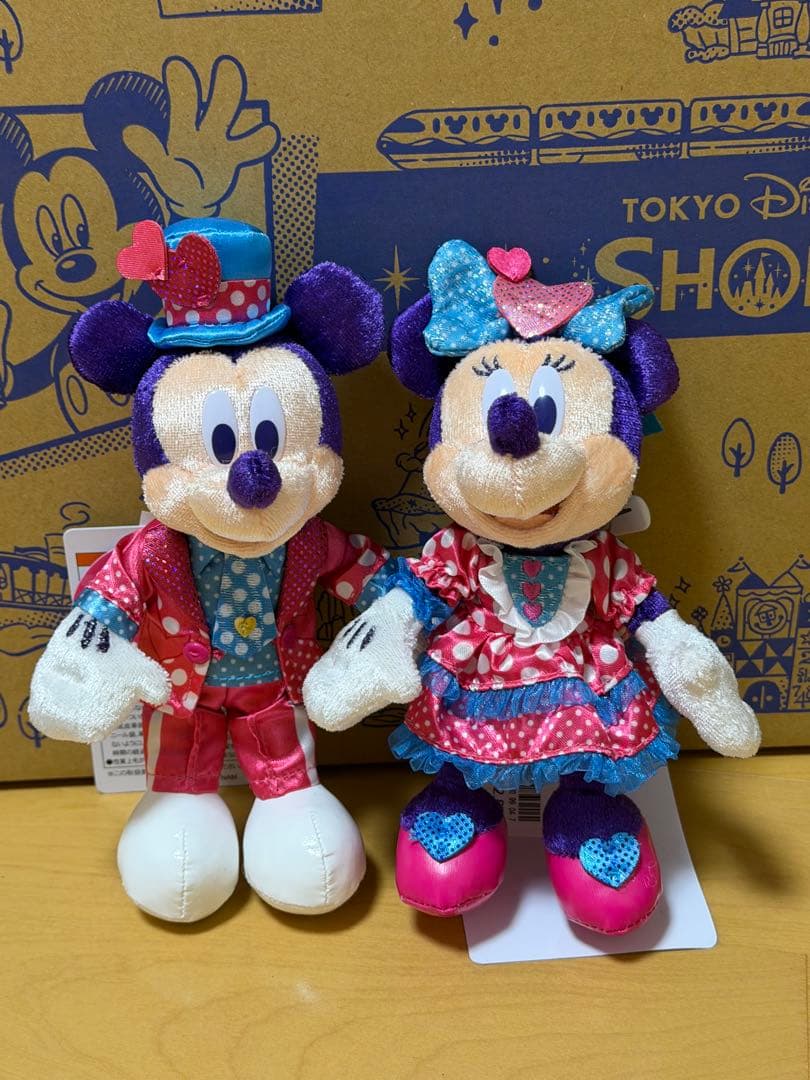 ディズニー ミッキー ミニー ぬいぐるみバッジ ミニーのファンダーランド 2点