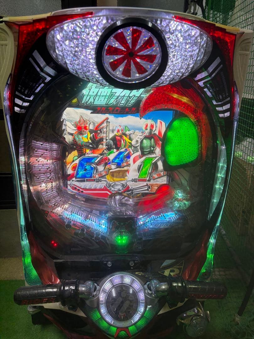 ド*マ様 仮面ライダー パチンコ機 LEDライト搭載