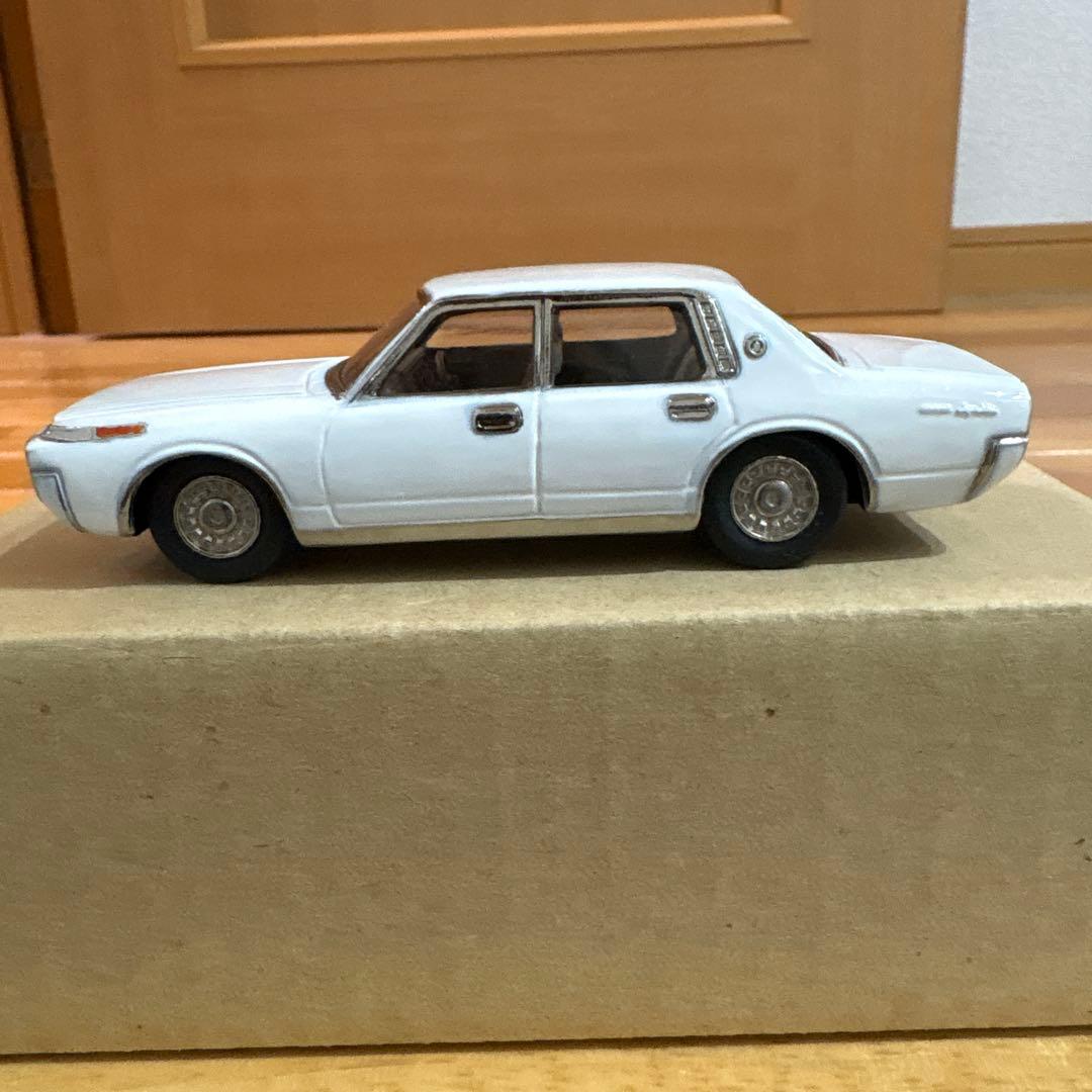 トヨタ クラウン スーパーサルーン 1971年式 1/43