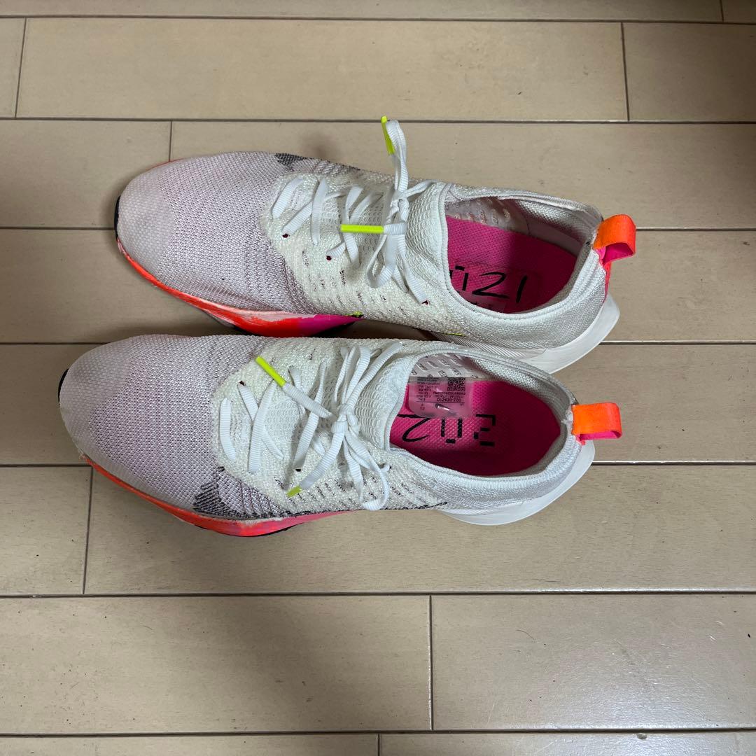 ナイキ ランニングシューズ エアズームテンポ ネクスト%フライニット27.0cm