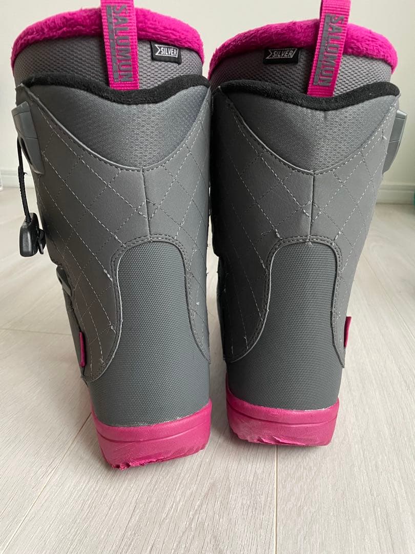 SALOMON 女性用スノーボードブーツ グレー/ピンク