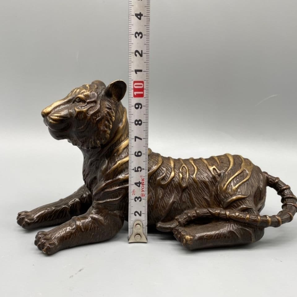 銅器 虎 臥虎 干支虎 茶台 事務室 玄関開運 風水招財 装飾品 工芸品 置物