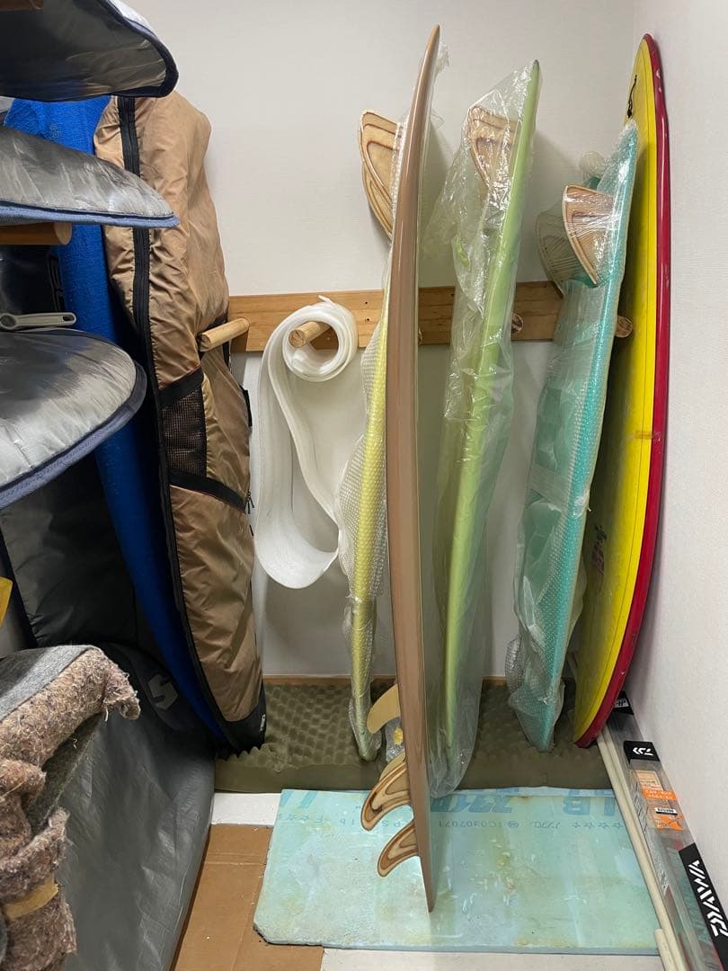 ジョシュホールサーフボード 5’9”クワッドフィンフィッシュ