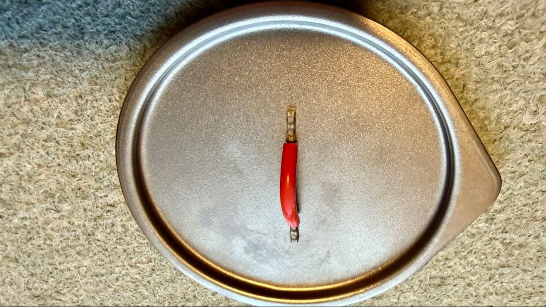 カップヌードル チタンマグ 800ml 蓋付き　中古品