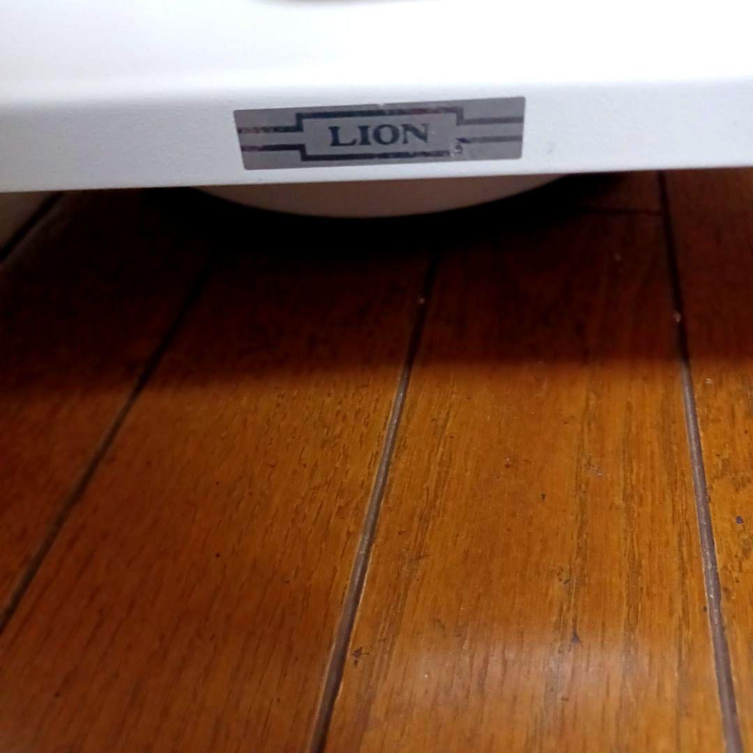 LION回転本立BS型