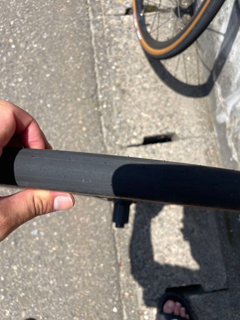 DT Swiss R470 タイヤ付 GravelKing 30c チューブレス