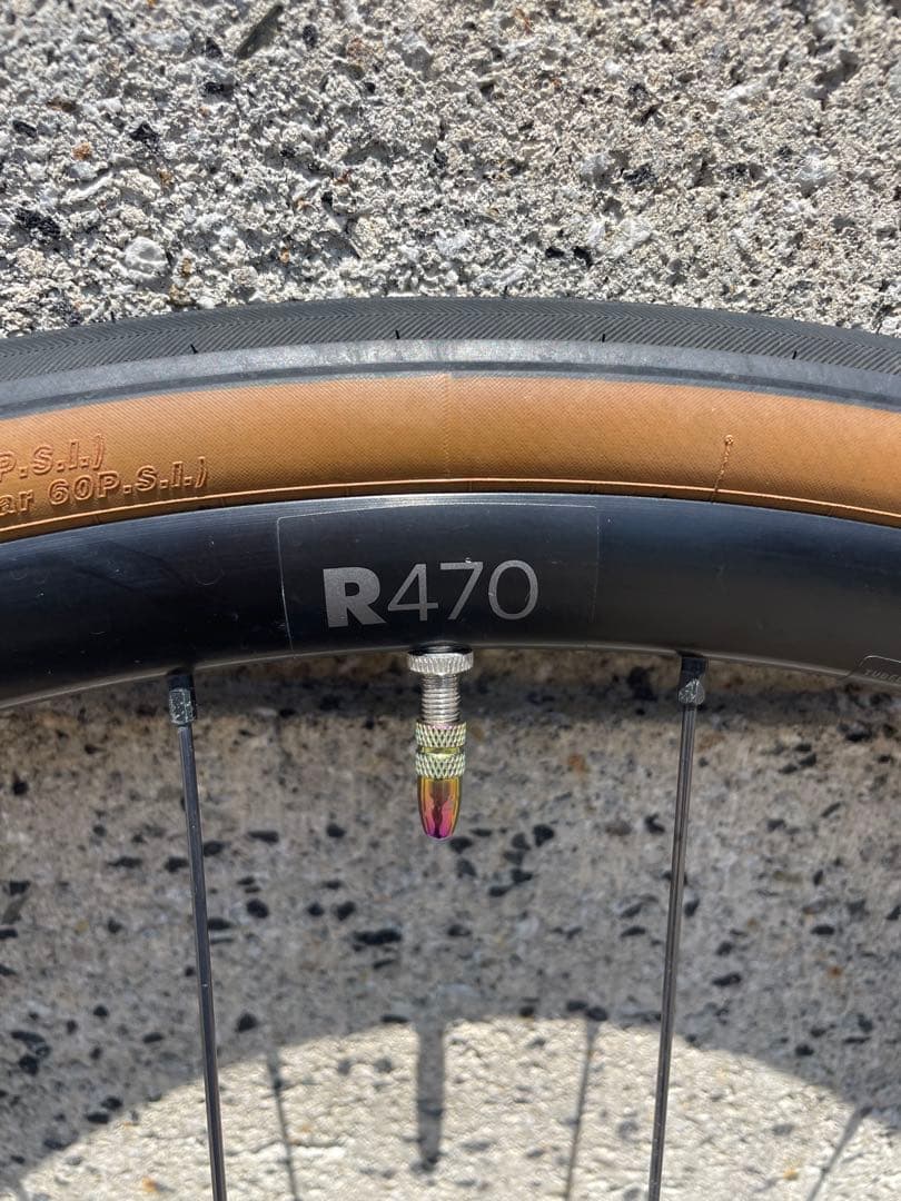 DT Swiss R470 タイヤ付 GravelKing 30c チューブレス