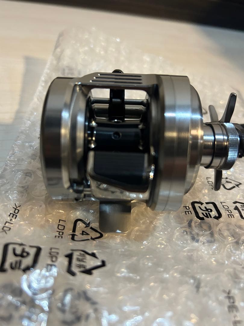 【未使用品】シマノ 20カルカッタコンクエストDC 200HG