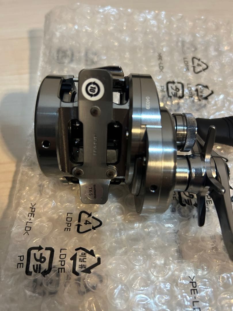 【未使用品】シマノ 20カルカッタコンクエストDC 200HG