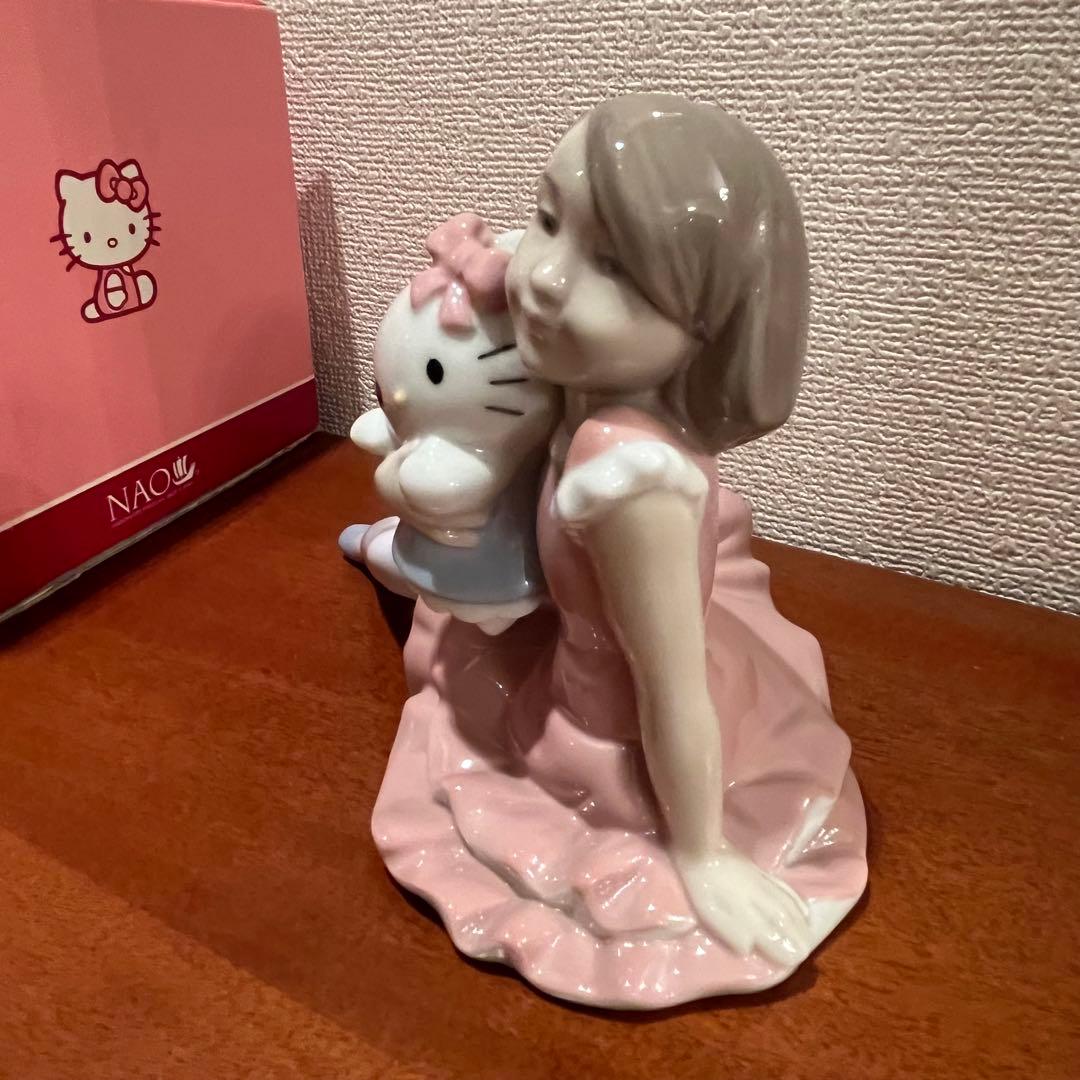 新品　未使用　ハローキティ　リヤドロ　NAO 陶器　人形　サンリオ　コラボ　置物