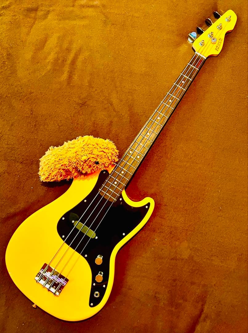 MB Yellow Little Bass ムスタングベース