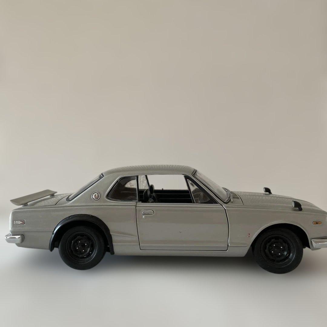 ミニカー　京商　1/18 スカイライン2000GTR