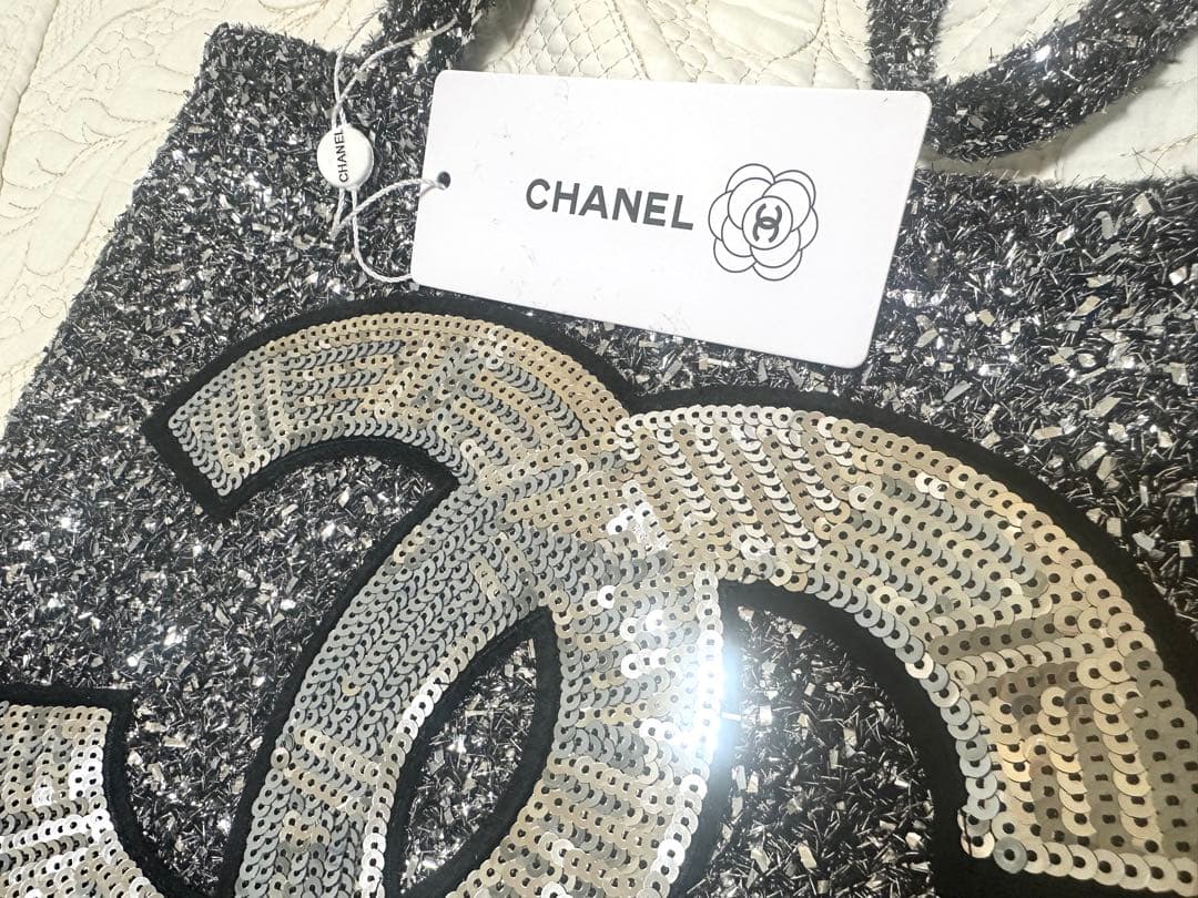 CHANELノベルティ☆スパンコールトートバッグ新品未使用シルバーダーク黒グレー