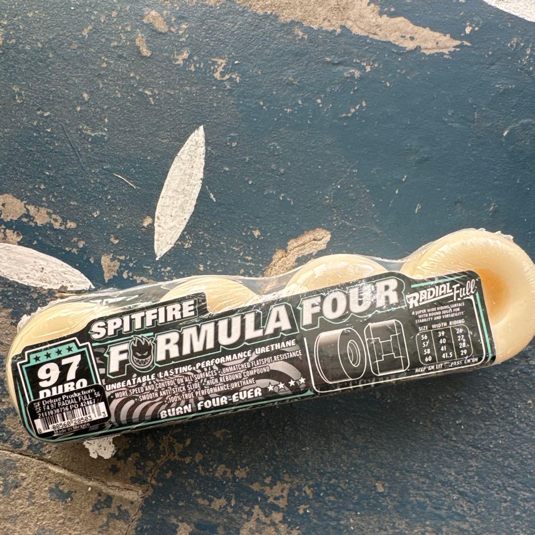 Spitfire フォーマル4 ラディアルフル56mm97a 定価¥9,130