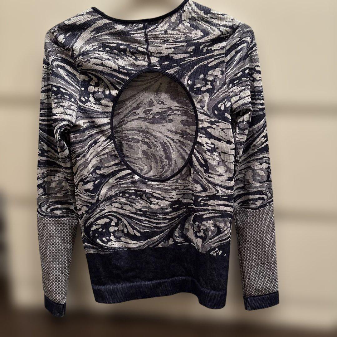 アディダスバイステラマッカートニーロングスリーブ