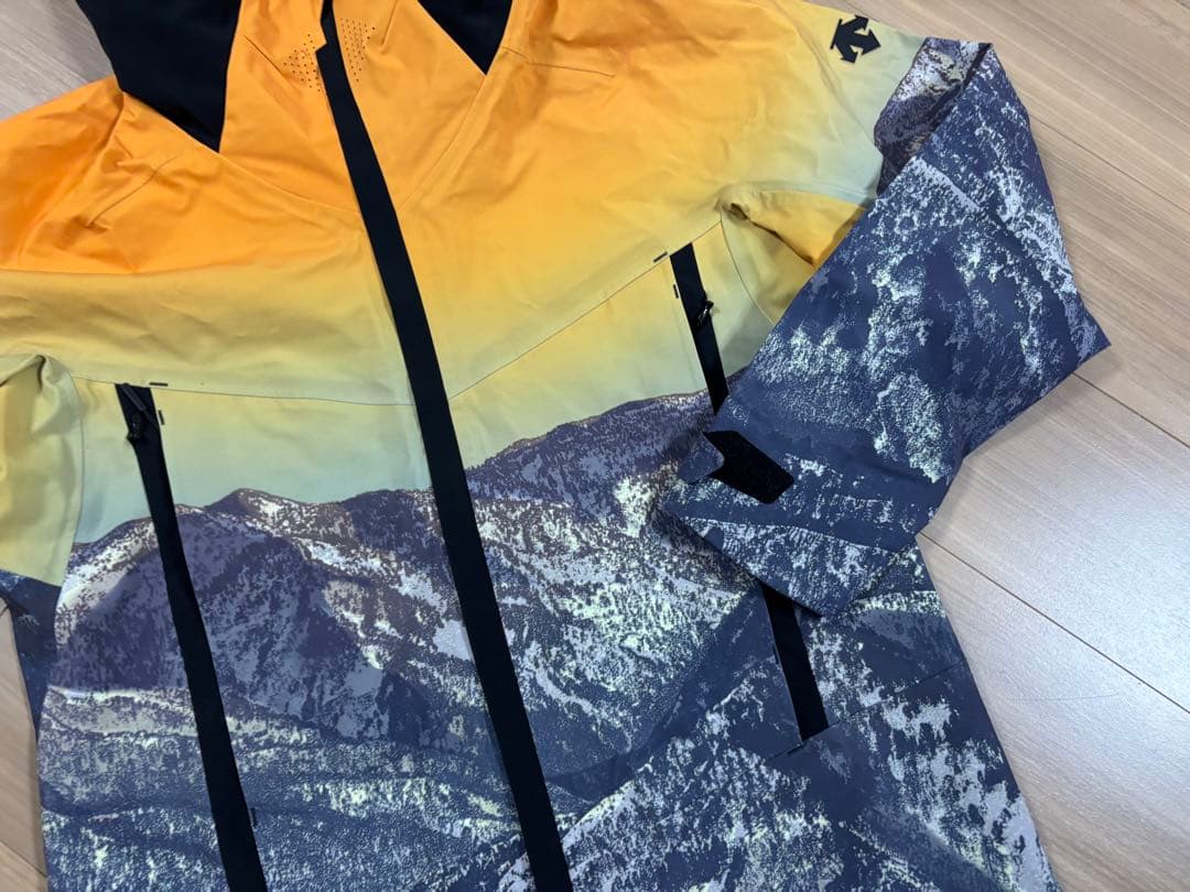 ★コラボ限定・定価7万・美品★お洒落　デサント　スキーウエア SAJ デモ技術選