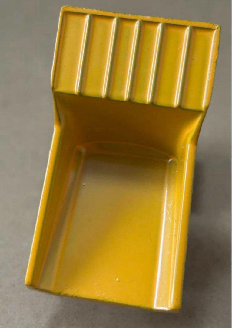 トミカ 日立 DH321 ダンプカー 山吹色