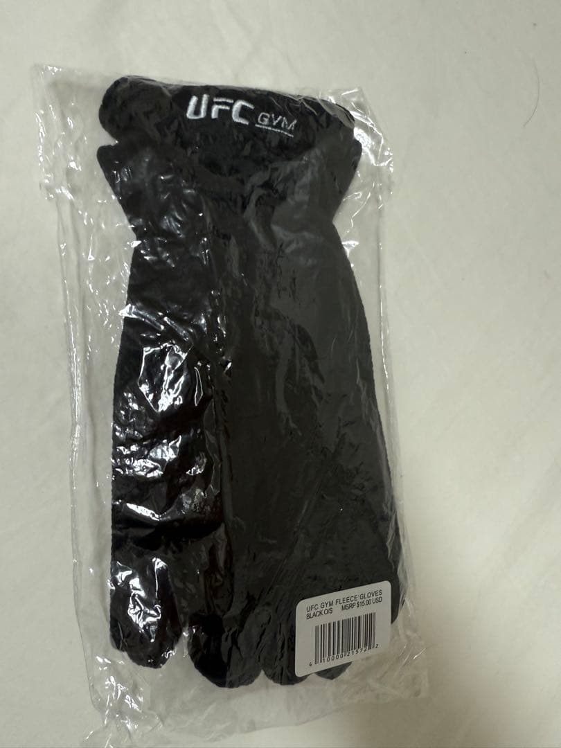 [新品未使用]UFC GYM ニットキャップ& 手袋&ヘッドバンド&ソックス3足
