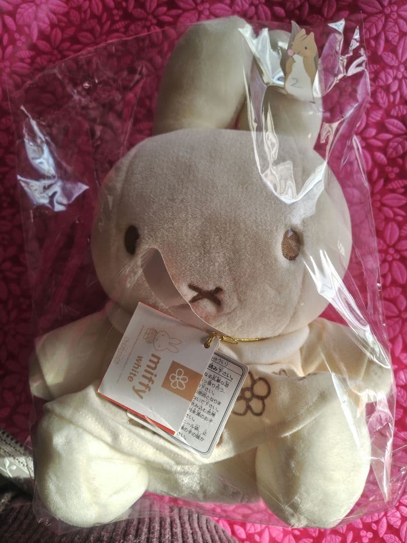 miffy whiteシリーズ ミッフィー 花柄ドレスM ぬいぐるみ ②