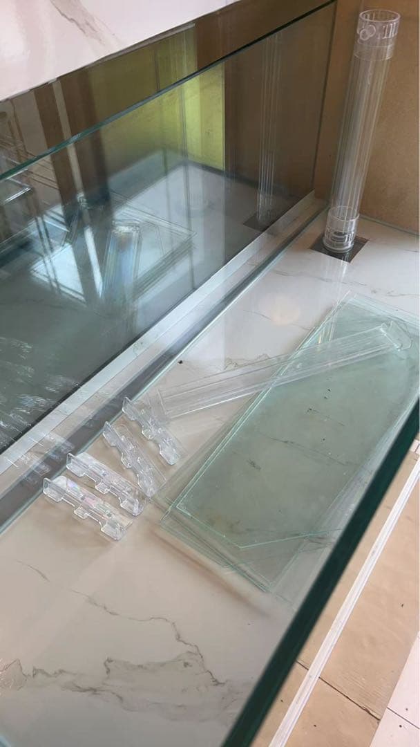 値下げしました‼️⇒オーバーフローKOTOBUKIガラス水槽と台のセット蓋付き