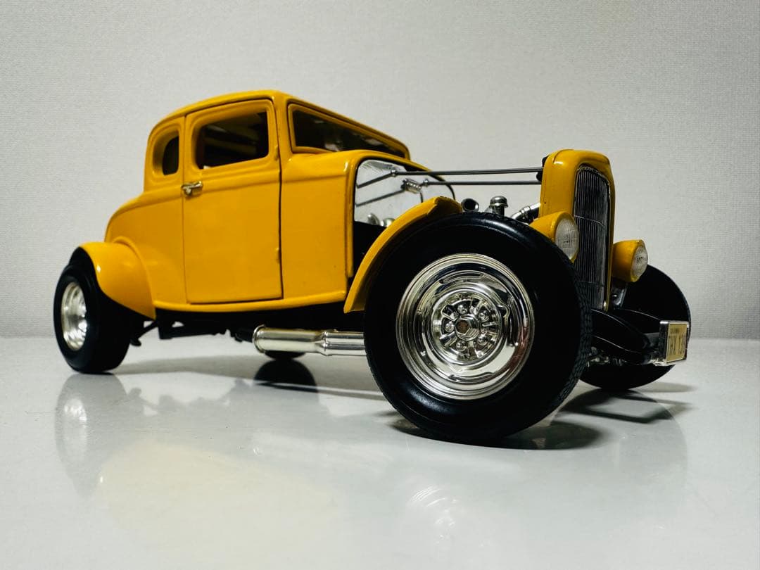 アーテル/'32Fordフォード Deuceデュース アメグラ 1/18 ルース