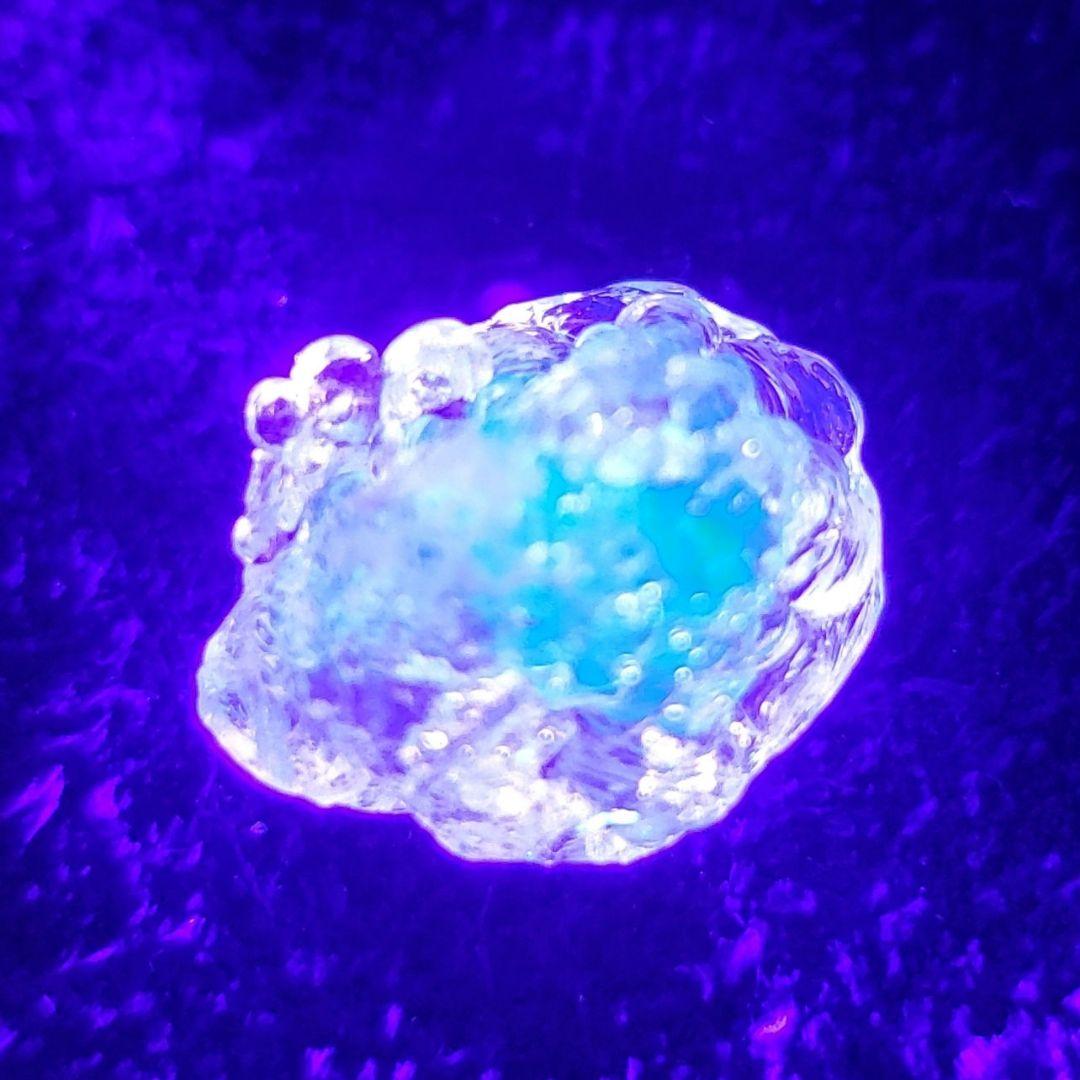 ハイアライトオパール９　メキシコ産　玉滴石　　鉱物標本