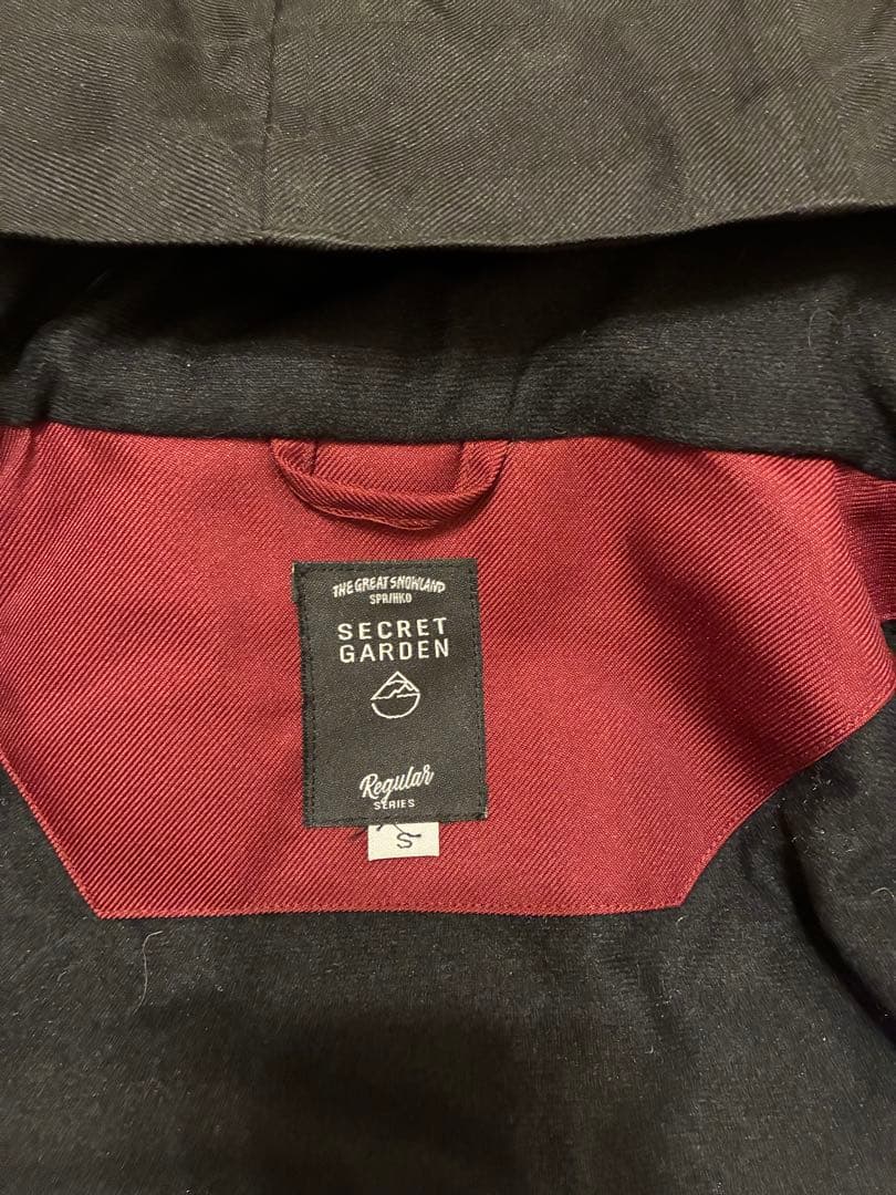 【新品未使用に近い】スノーボードウェアセット女性用★SecretGarden★