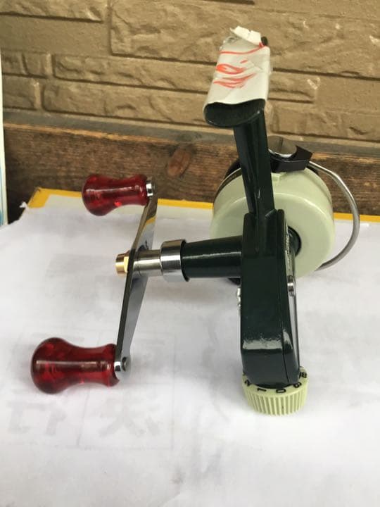 アブ3 33専用カスタムハンドル　赤モデル新品です。リールは非売品です。