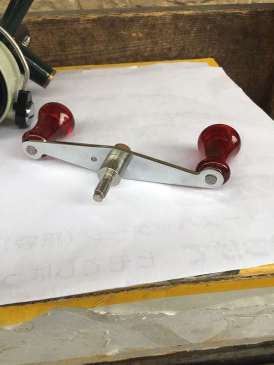 アブ3 33専用カスタムハンドル　赤モデル新品です。リールは非売品です。