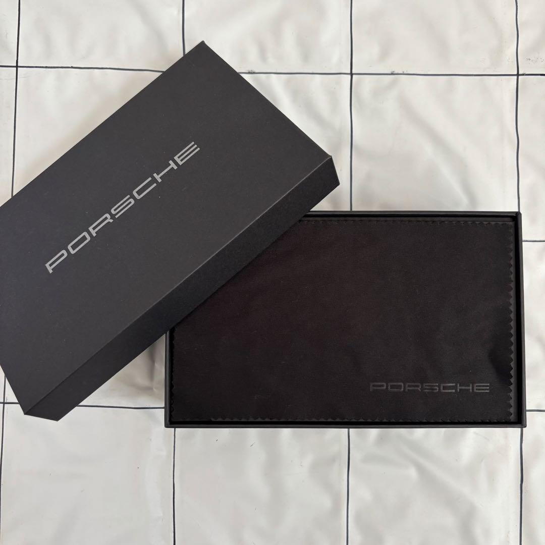 【非売品】ポルシェ マカン　ペーパーウェイト ミニカー　メタル製