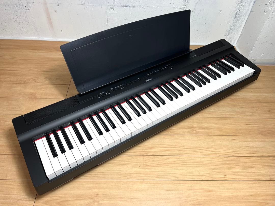 ヤマハ デジタルピアノ P-121B / 73鍵盤 / ブラック / 美品