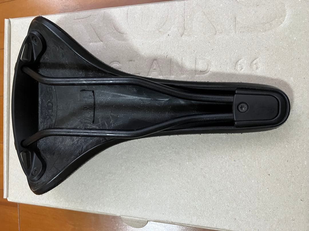 BROOKS カンビウムオールウェザーC17 黒