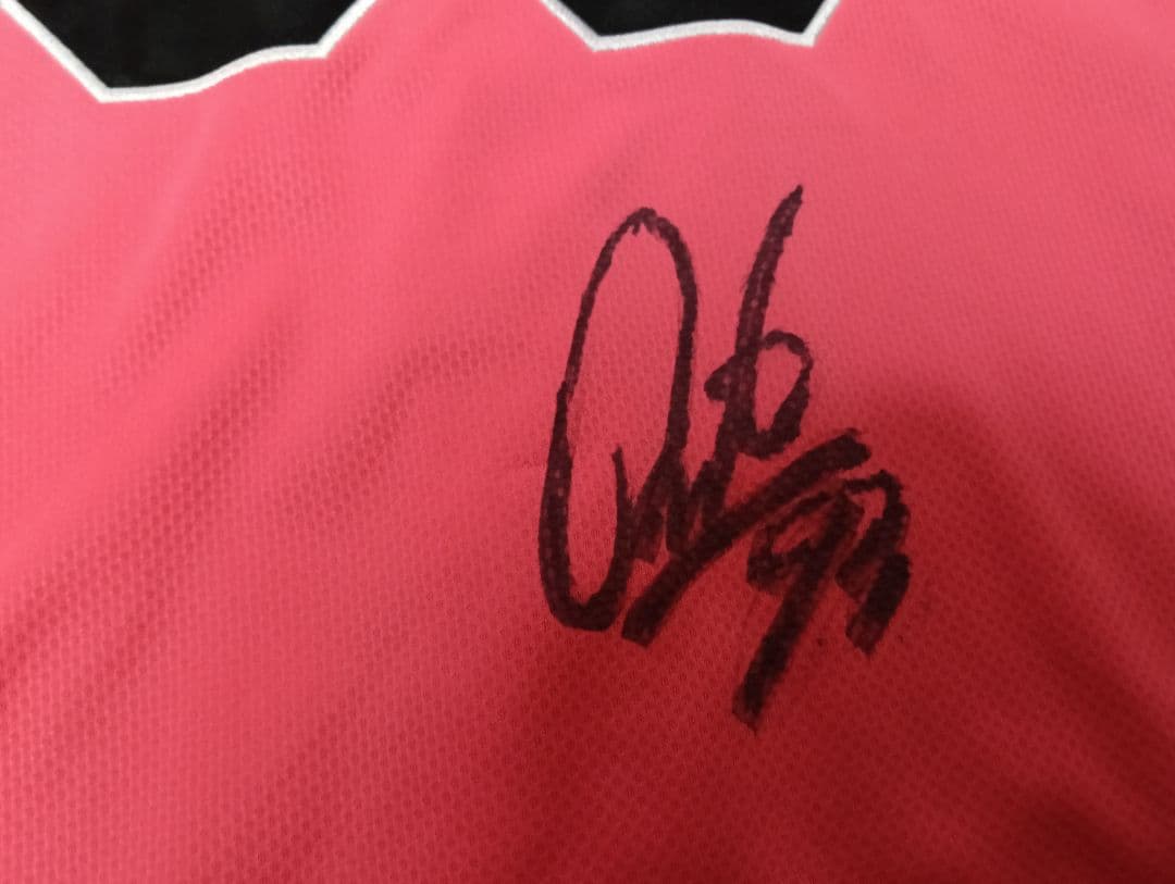 読売ジャイアンツ　巨人　湯浅大選手 93番時代 サイン入りピンクユニフォーム