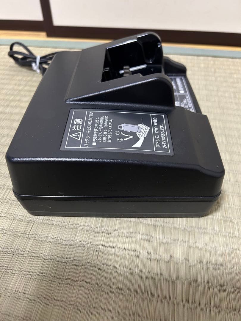 Panasonic バッテリー充電器 NKJ073Z