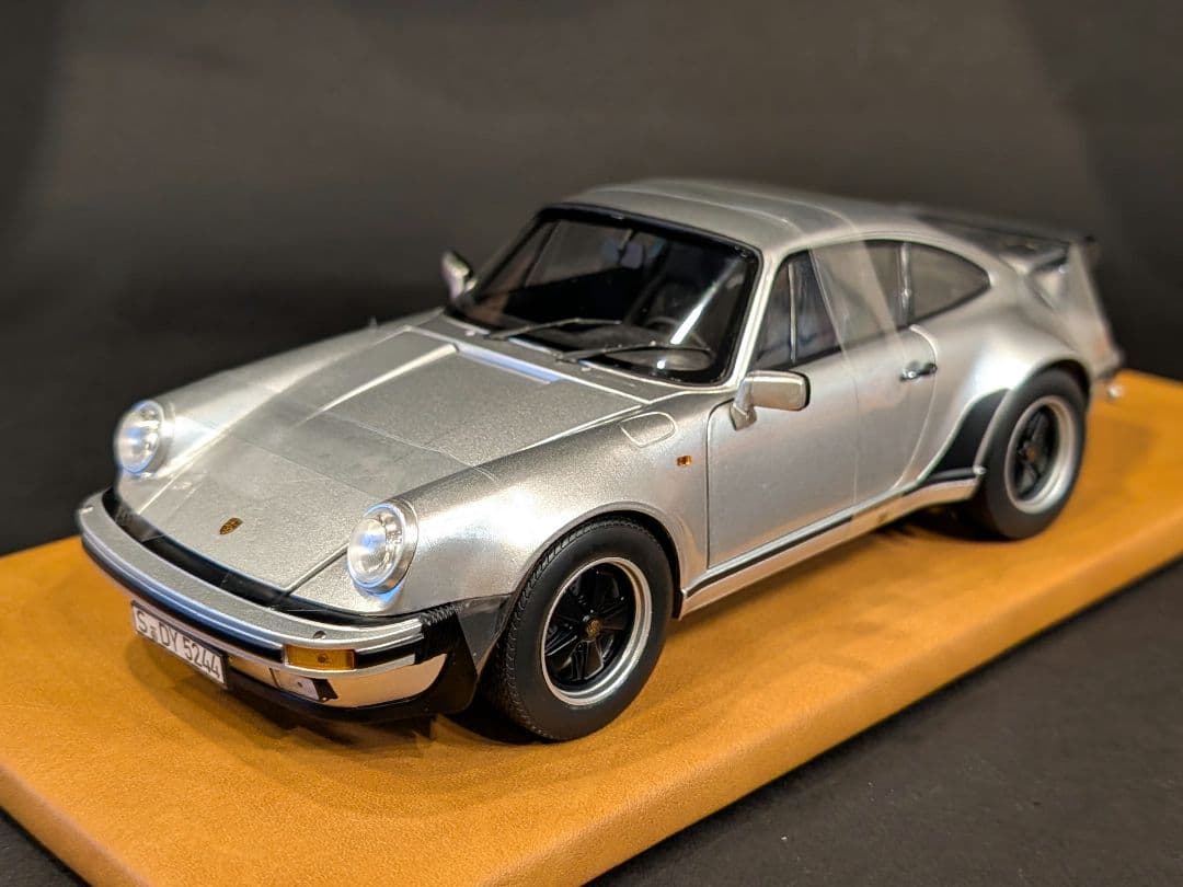 NOREV 1/18 PORSCHE 911 TURBO シルバー