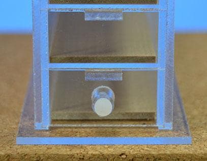 アリの人工巣　17段アンテシェルフ