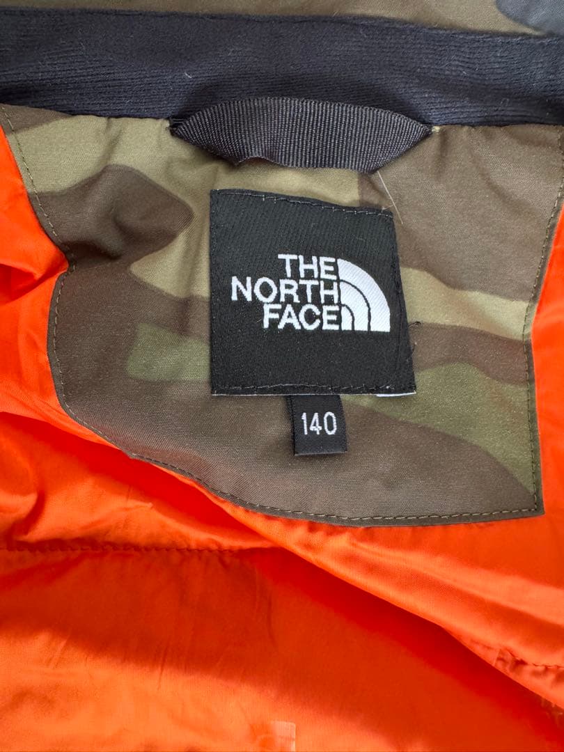 The North Face 子ども用迷彩スキーウェアセット140