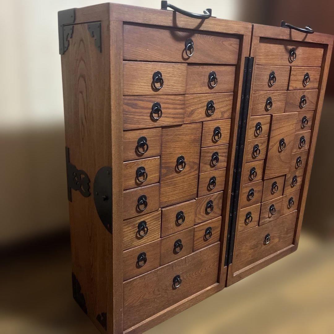 薬箪笥　観音開き　昭和レトロ 骨董　アンティーク家具　薬タンス