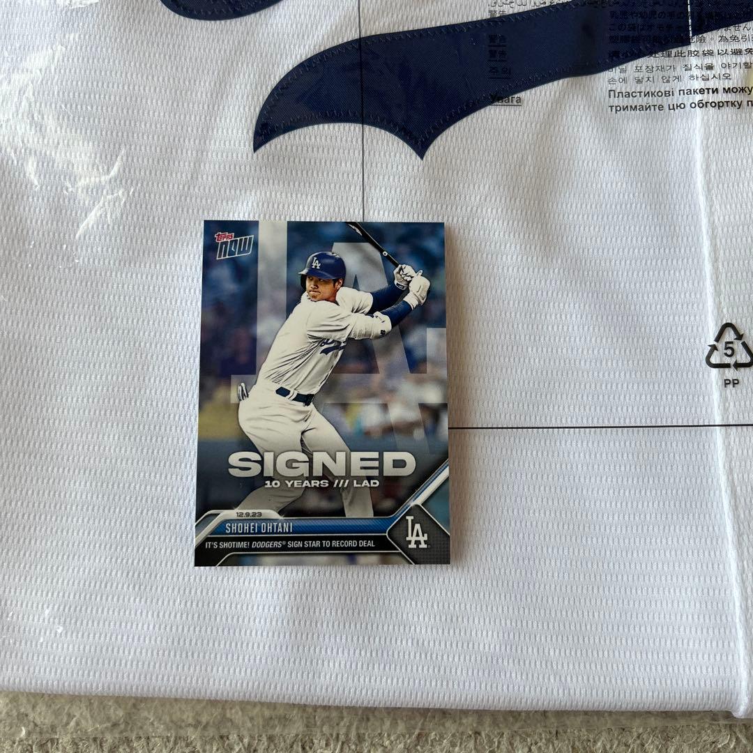 ドジャース　大谷翔平　リミテッド　ユニフォーム カード付き
