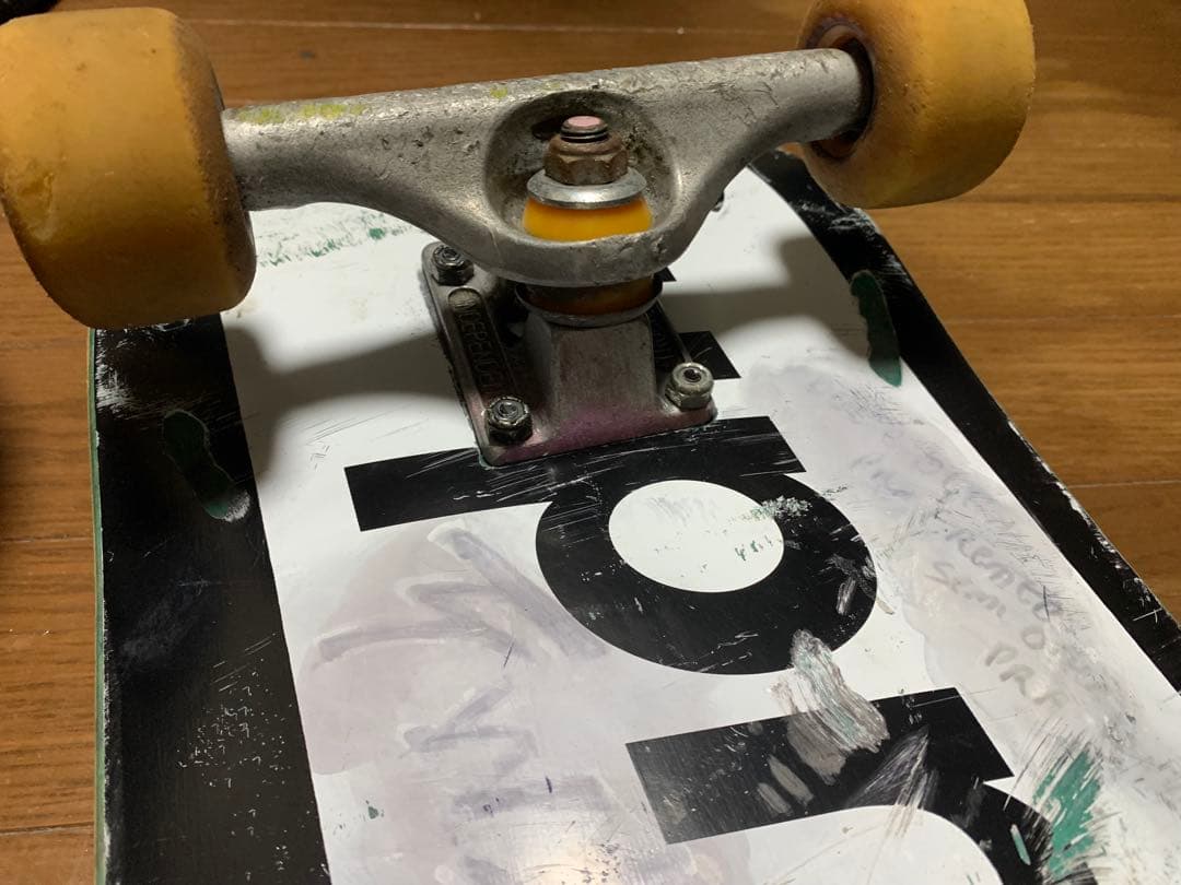 スケートボード コンプリート Supreme Heroデッキ 使用品