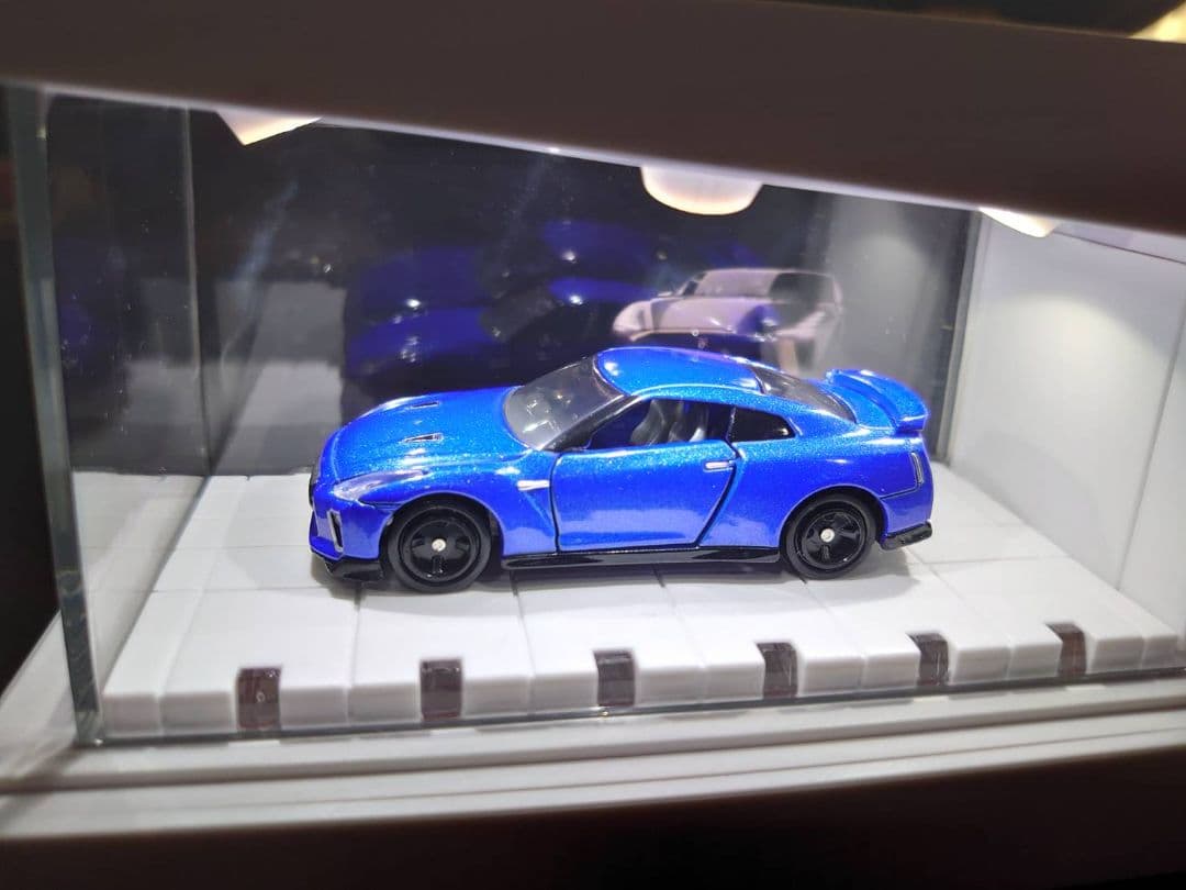 ミニカー トミカ GT-R 限定