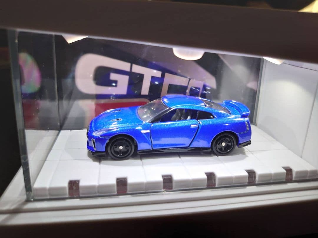 ミニカー トミカ GT-R 限定
