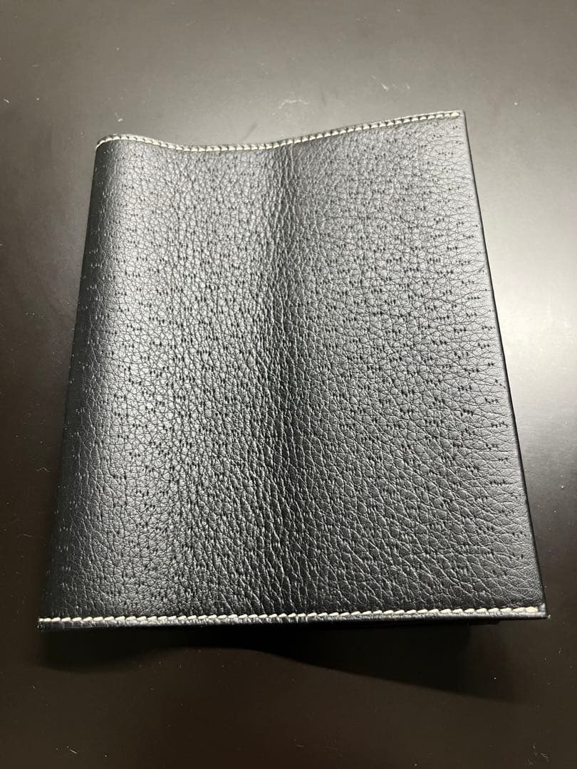 フェラガモ　レザーブックカバー